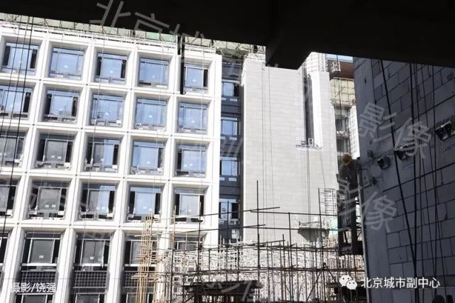 雄伟!北京市政府新大楼开始揭开 “面纱”